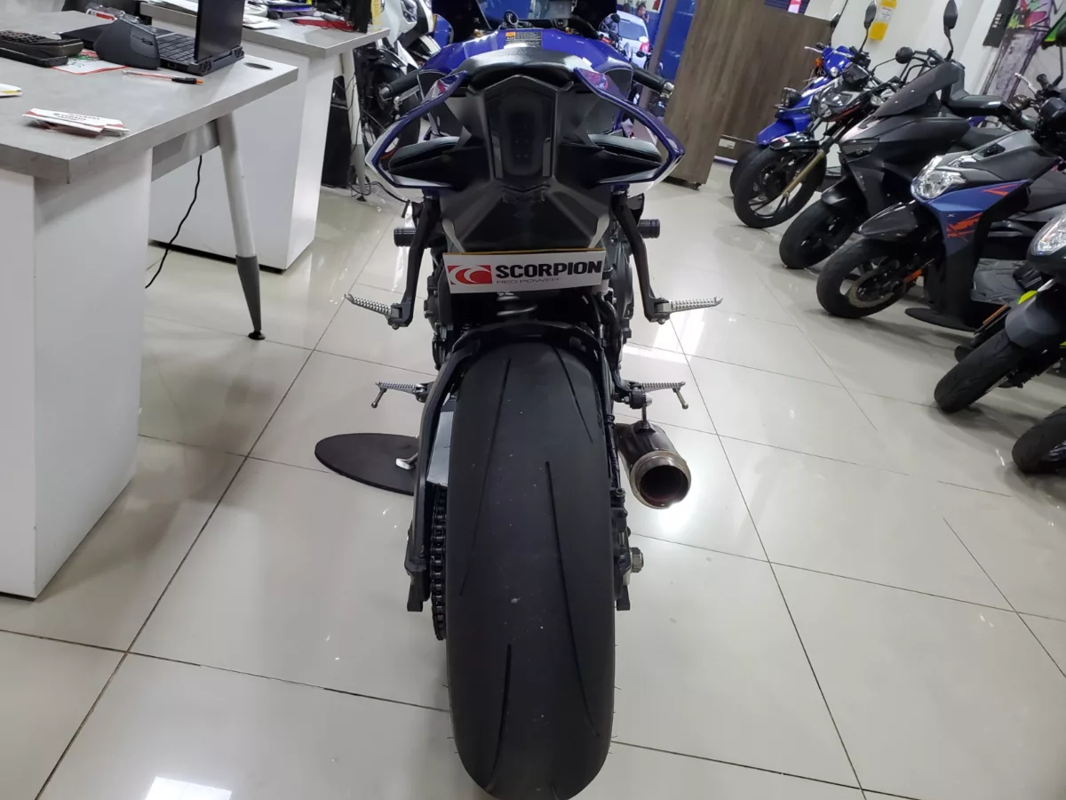 Yamaha YZF R1 Azul Como Nueva 2018 — foto 17