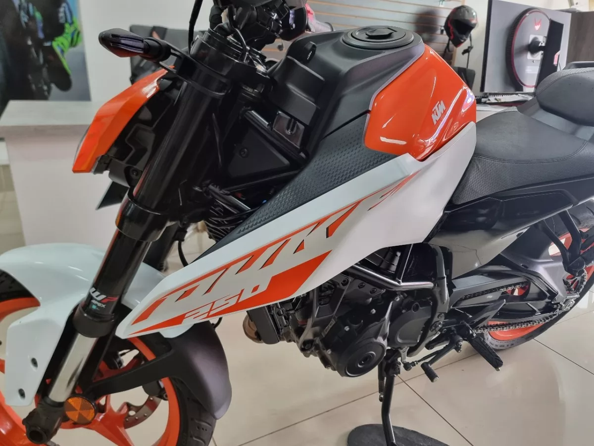 KTM Duke 250 3 generacion G3 2024 — foto 8