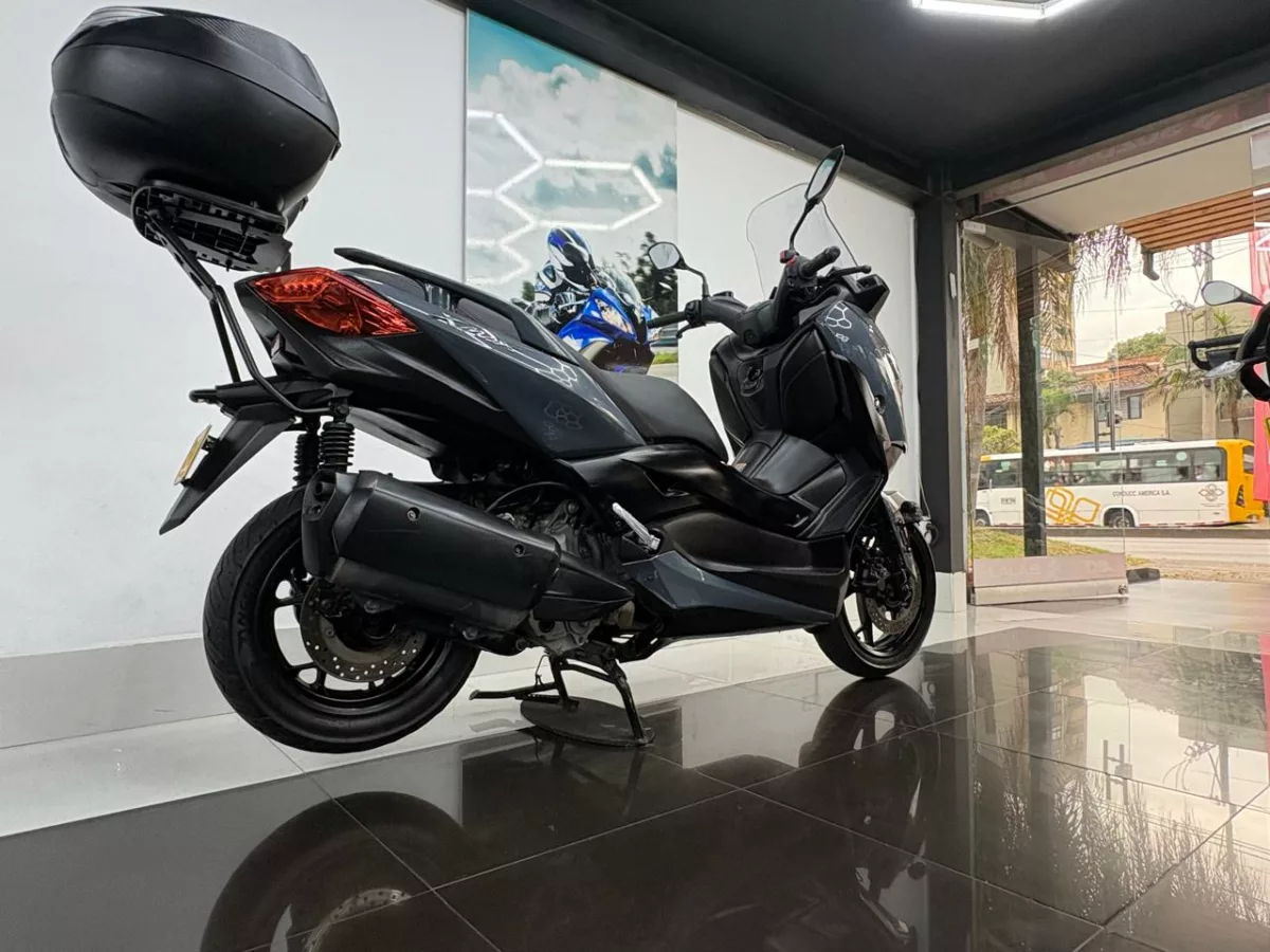 YAMAHA XMAX 300 2022 — foto 13