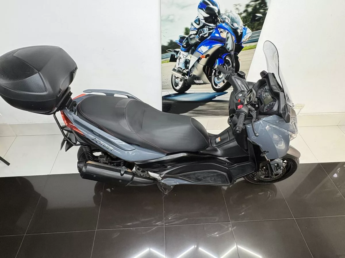 YAMAHA XMAX 300 2022 — foto 15