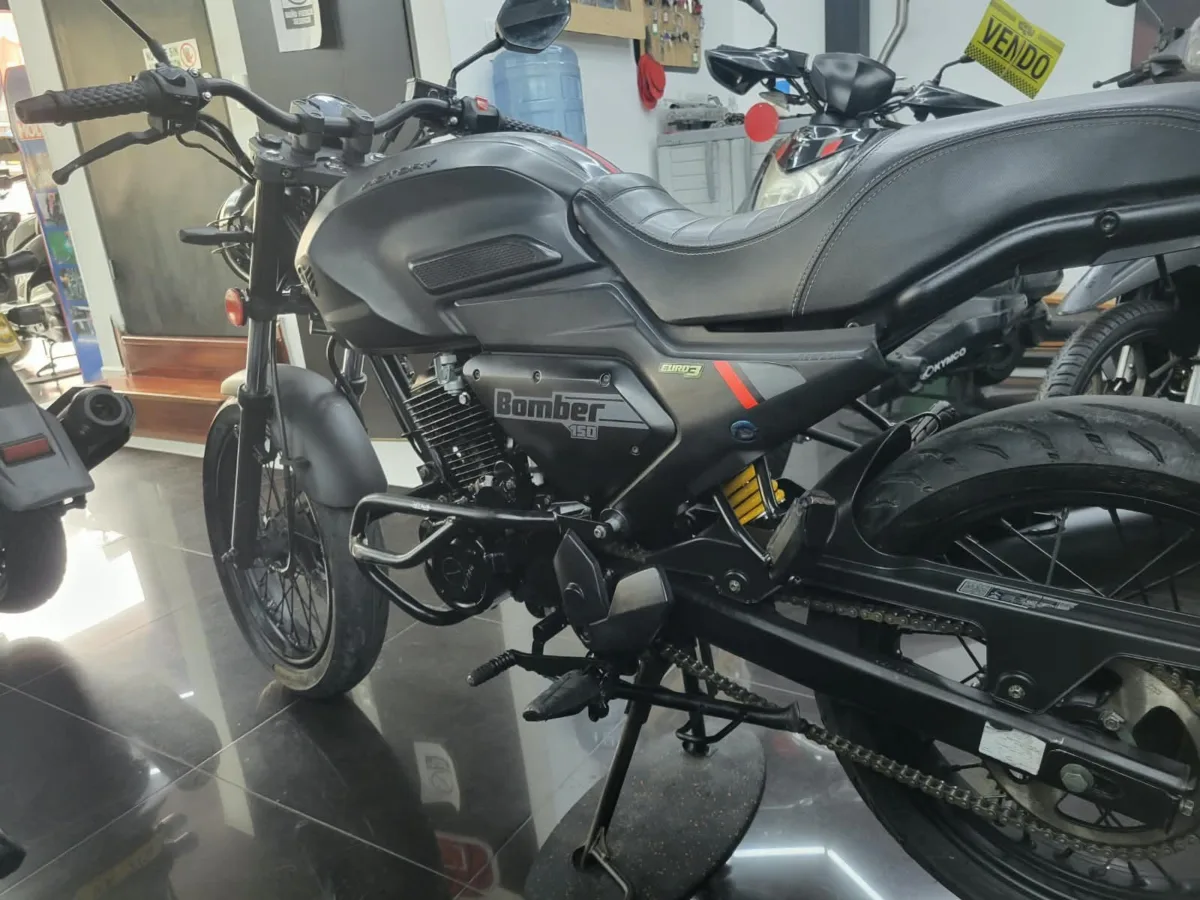 VICTORY BOMBER 150 2024 — foto 7