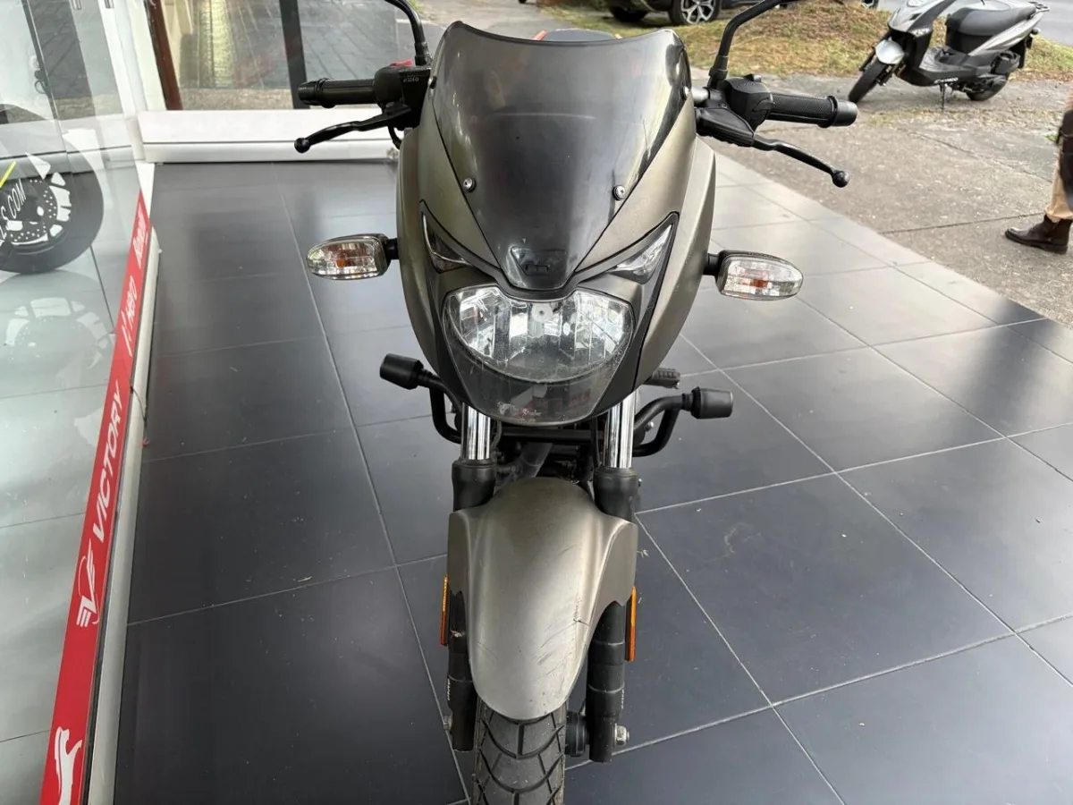 BAJAJ PULSAR 180 FI NEON 2022 — foto 17