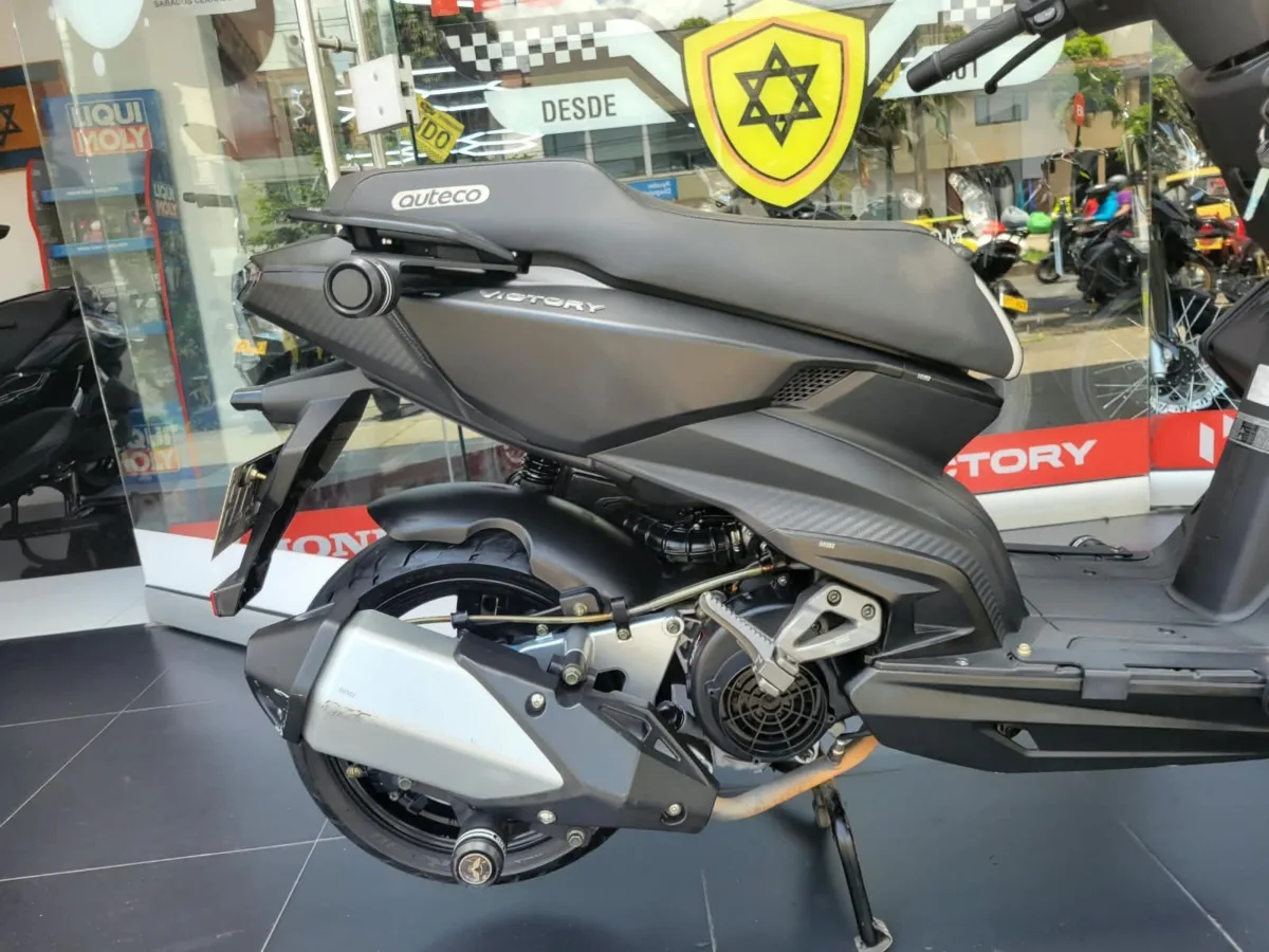 VICTORY HUNTER 150 2025 — foto 10