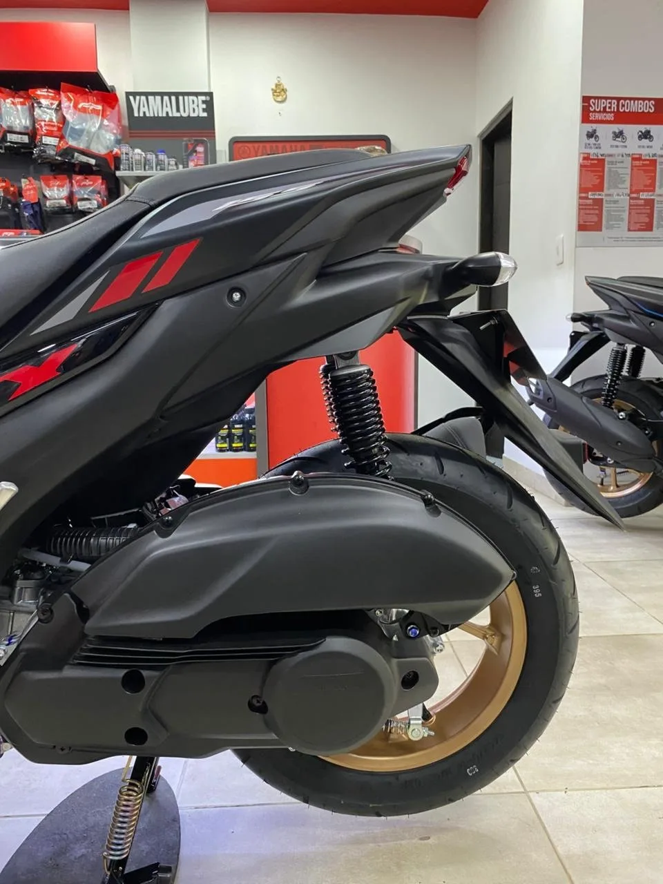 YAMAHA AEROX  155 2027 - Edición Especial — foto 4